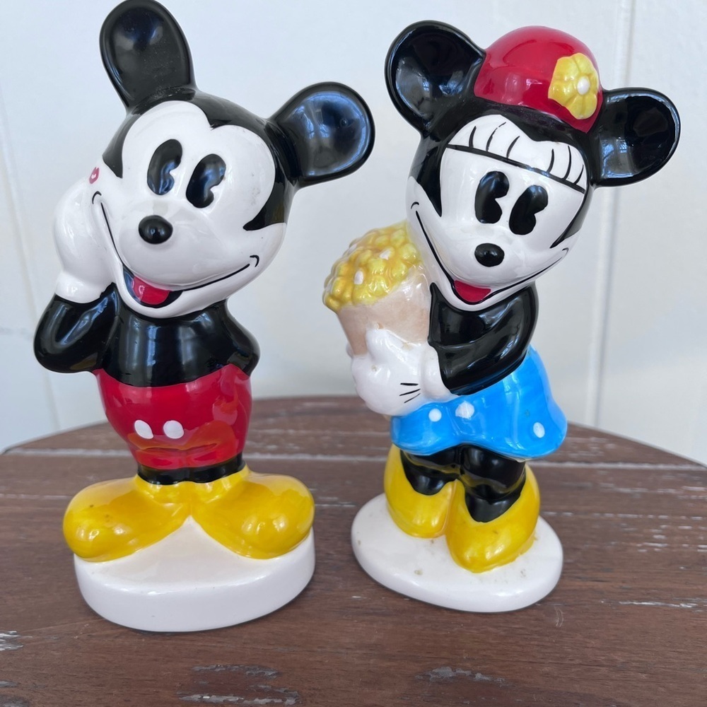 Zak Disney Mickey & Minnie Mouse Red Kiss Love‎ Salt Pepper Shakers